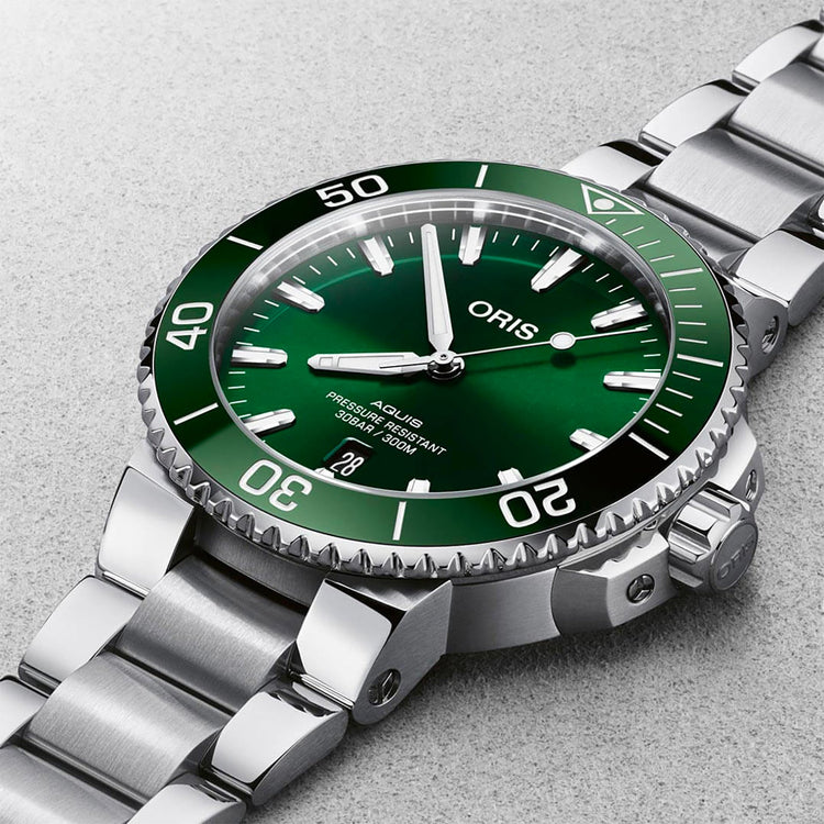 Aquis Date (41.5mm)