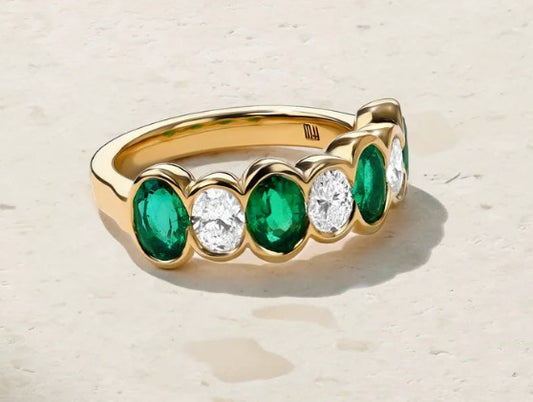 18KYG DIA & EMERALD BEZEL BRAND