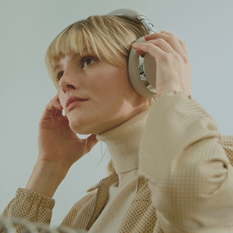 Montblanc MB 01 Over-Ear Headphones Grey