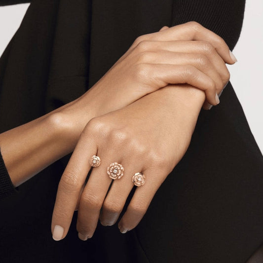 Extrait de Camélia Transformable Ring - Chanel- Diamond Cellar